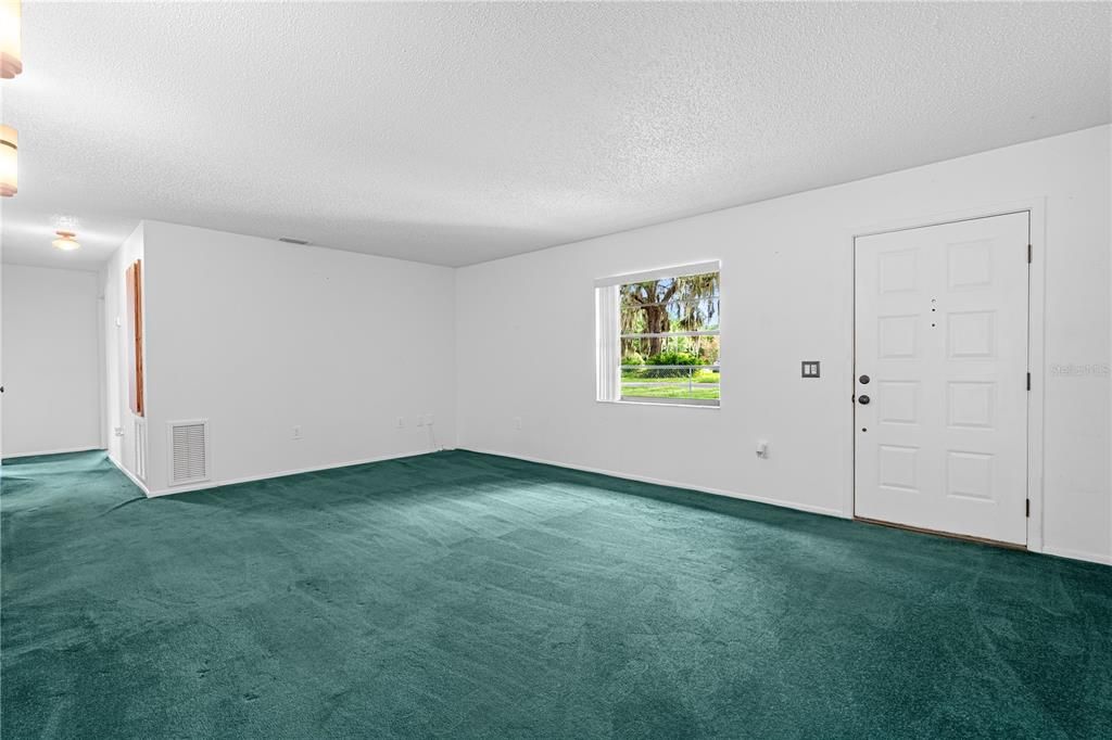 For Sale: $229,900 (2 beds, 2 baths, 1463 Square Feet)