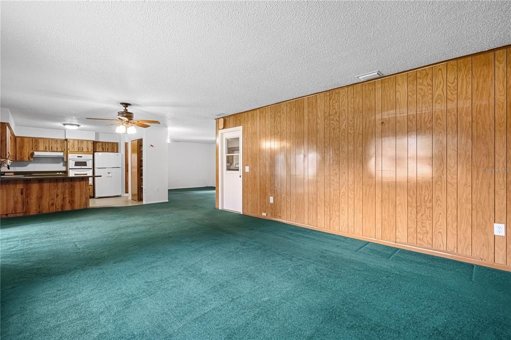 For Sale: $229,900 (2 beds, 2 baths, 1463 Square Feet)