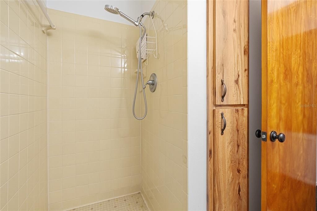 For Sale: $229,900 (2 beds, 2 baths, 1463 Square Feet)