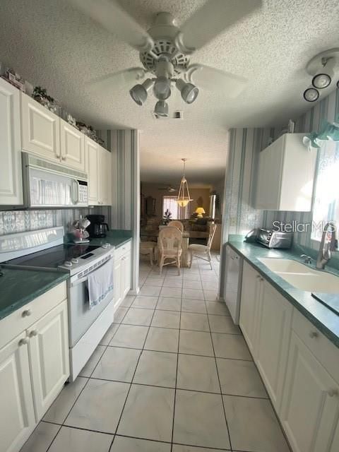 For Rent: $3,500 (2 beds, 2 baths, 1094 Square Feet)