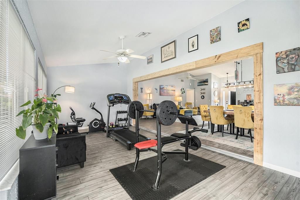 Active With Contract: $248,000 (2 beds, 2 baths, 1552 Square Feet)