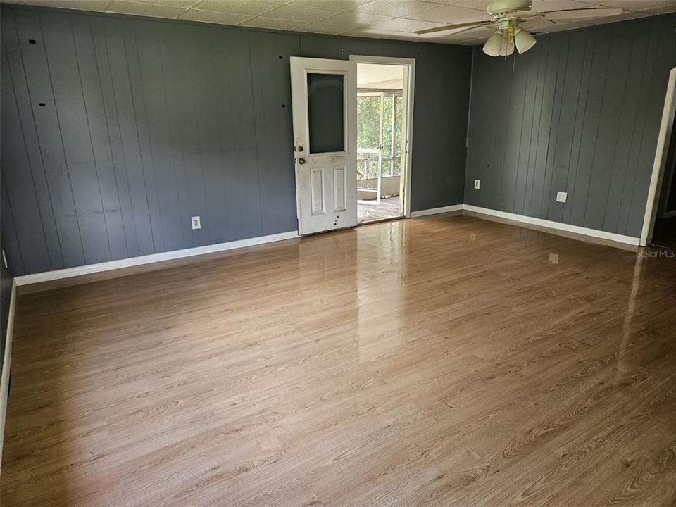 En Venta: $179,000 (4 camas, 2 baños, 1680 Pies cuadrados)