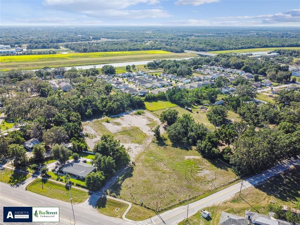 Под контрактом: $2,199,900 (4.62 acres)