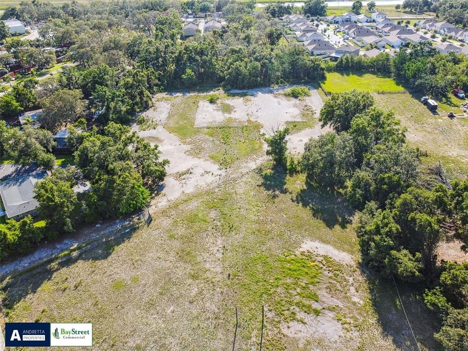 Под контрактом: $2,199,900 (4.62 acres)