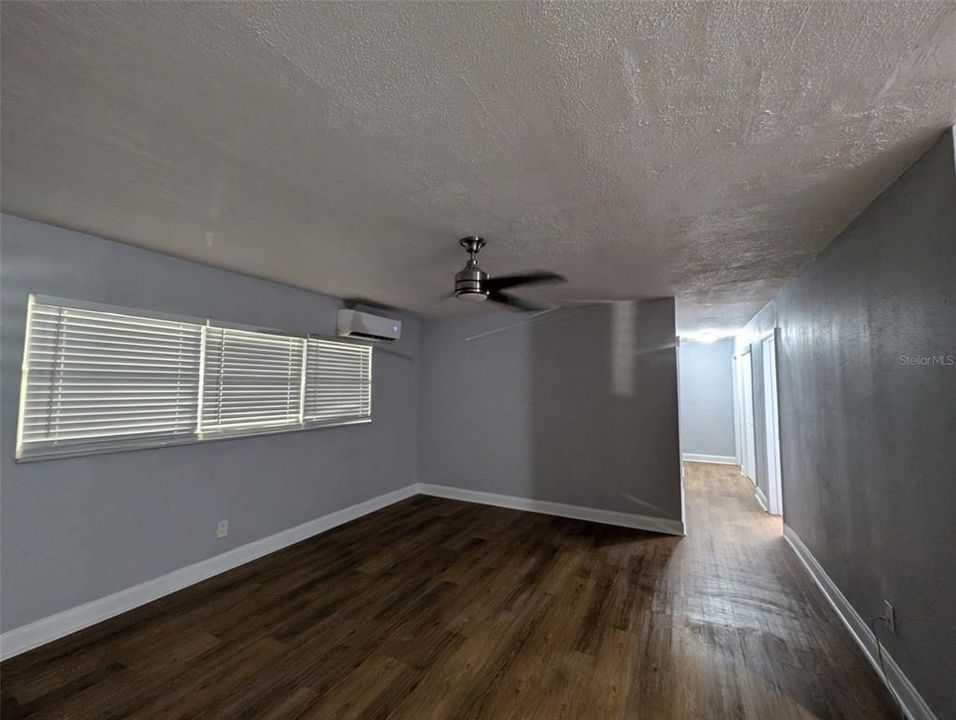 На продажу: $250,000 (4 спален, 2 ванн, 1400 Квадратных фут)