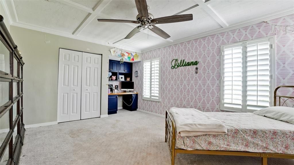 合同活跃: $1,095,000 (4 贝兹, 3 浴室, 2604 平方英尺)