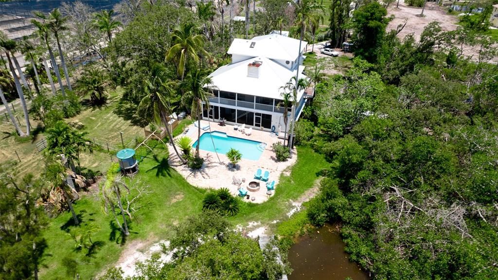 合同活跃: $1,095,000 (4 贝兹, 3 浴室, 2604 平方英尺)