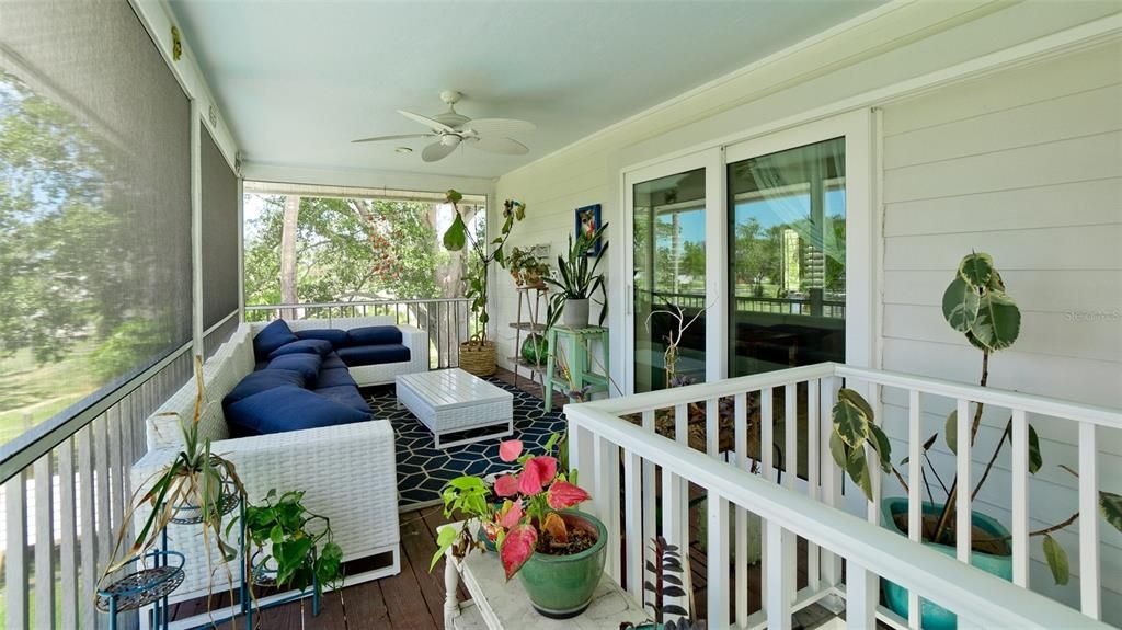 合同活跃: $1,095,000 (4 贝兹, 3 浴室, 2604 平方英尺)