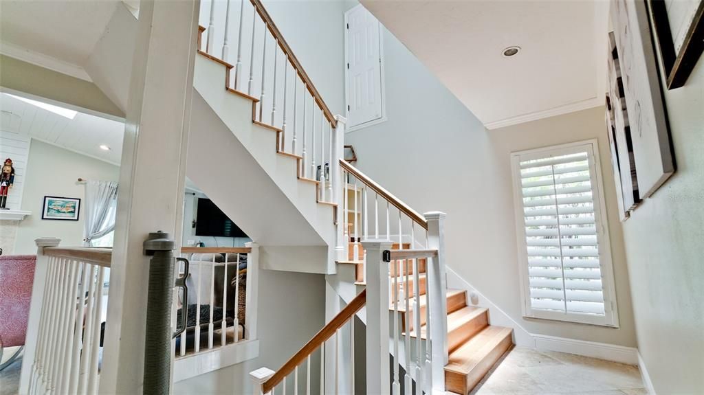 合同活跃: $1,095,000 (4 贝兹, 3 浴室, 2604 平方英尺)