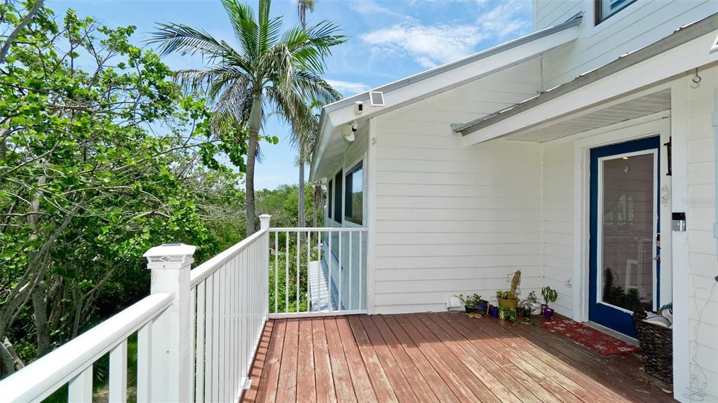 合同活跃: $1,095,000 (4 贝兹, 3 浴室, 2604 平方英尺)