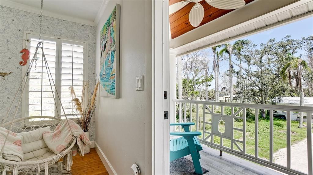 合同活跃: $1,095,000 (4 贝兹, 3 浴室, 2604 平方英尺)