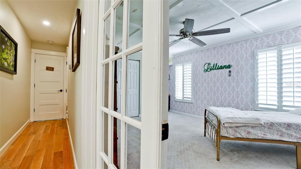 合同活跃: $1,095,000 (4 贝兹, 3 浴室, 2604 平方英尺)