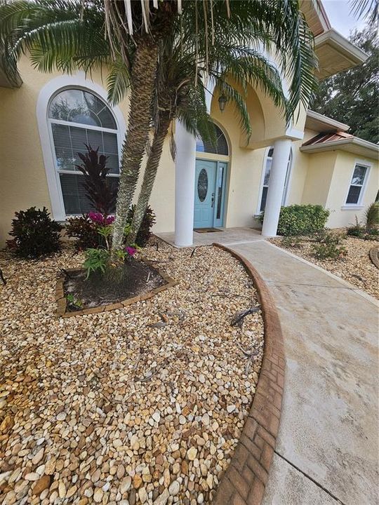 For Sale: $449,000 (3 beds, 2 baths, 2717 Square Feet)