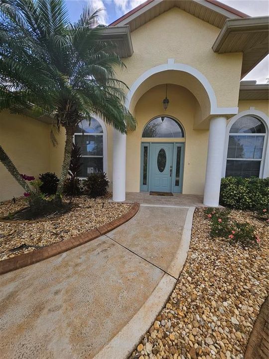 For Sale: $449,000 (3 beds, 2 baths, 2717 Square Feet)