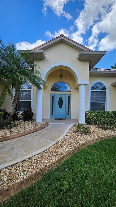 For Sale: $449,000 (3 beds, 2 baths, 2717 Square Feet)