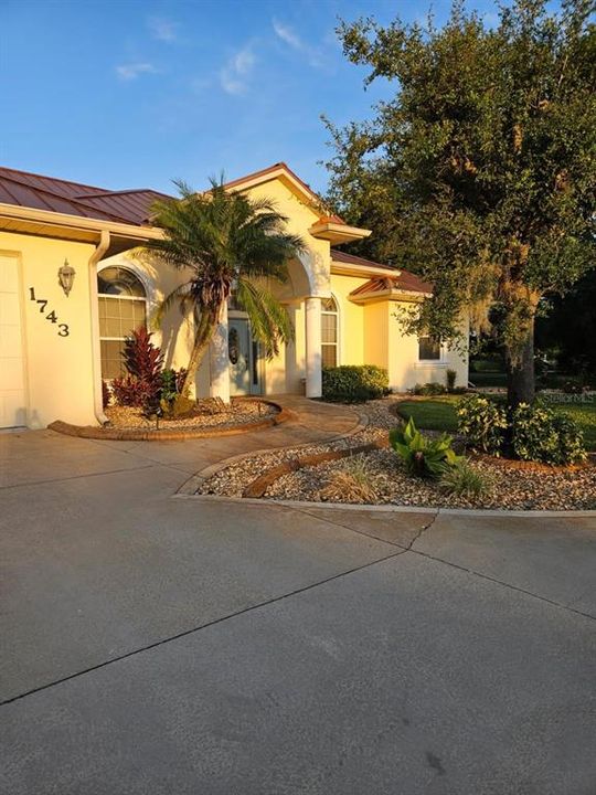 For Sale: $449,000 (3 beds, 2 baths, 2717 Square Feet)