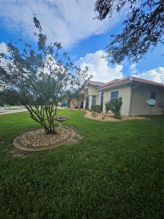 For Sale: $449,000 (3 beds, 2 baths, 2717 Square Feet)