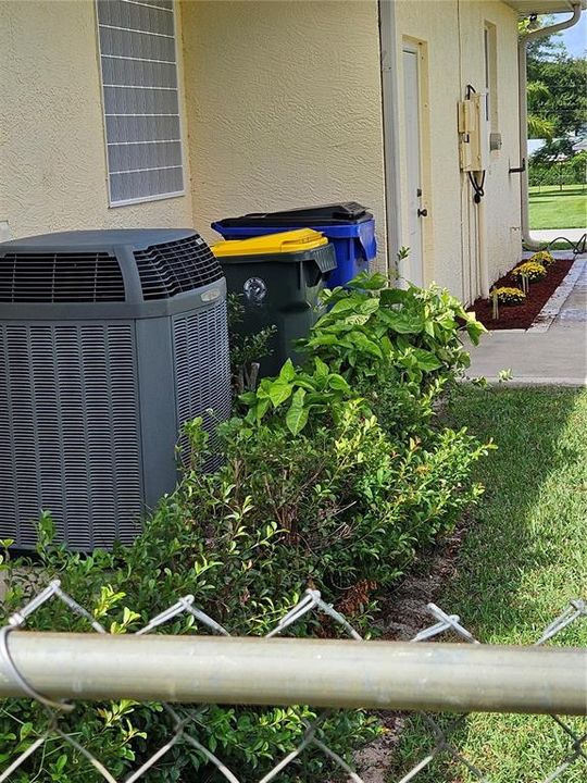 For Sale: $449,000 (3 beds, 2 baths, 2717 Square Feet)