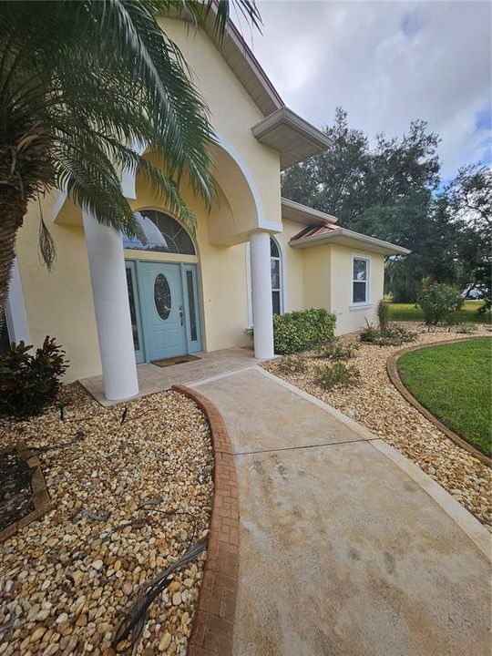 For Sale: $449,000 (3 beds, 2 baths, 2717 Square Feet)