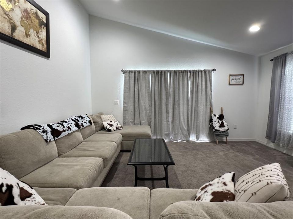 Active With Contract: $299,900 (4 beds, 2 baths, 1883 Square Feet)