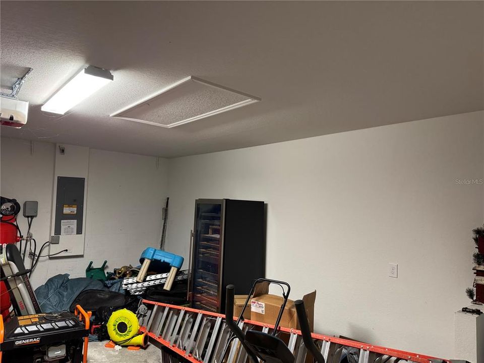 Active With Contract: $299,900 (4 beds, 2 baths, 1883 Square Feet)