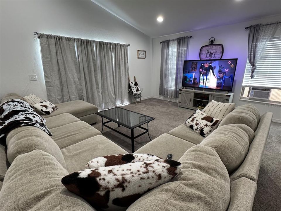 Active With Contract: $299,900 (4 beds, 2 baths, 1883 Square Feet)