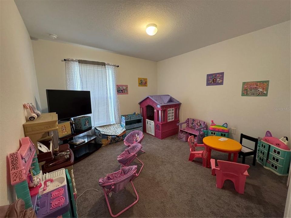 Active With Contract: $299,900 (4 beds, 2 baths, 1883 Square Feet)