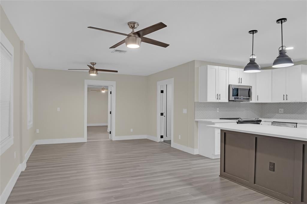 En Venta: $278,000 (3 camas, 2 baños, 1380 Pies cuadrados)