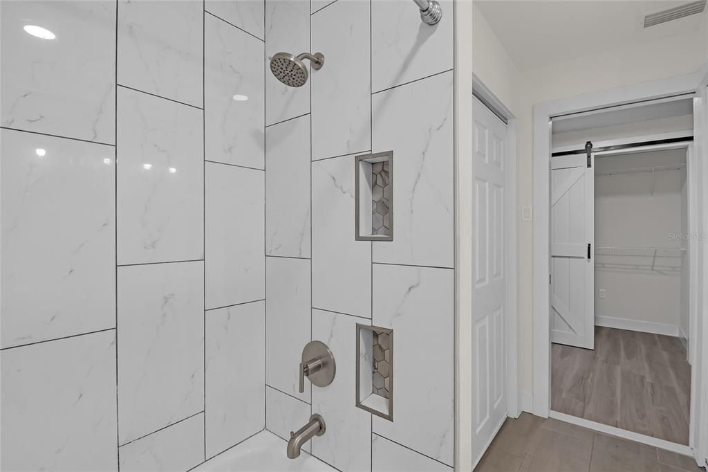 En Venta: $278,000 (3 camas, 2 baños, 1380 Pies cuadrados)