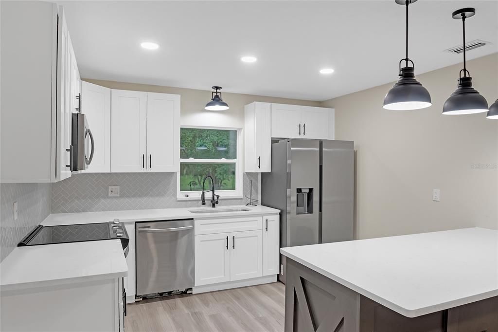 En Venta: $278,000 (3 camas, 2 baños, 1380 Pies cuadrados)