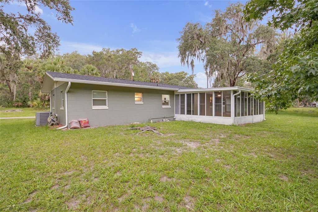 En Venta: $278,000 (3 camas, 2 baños, 1380 Pies cuadrados)