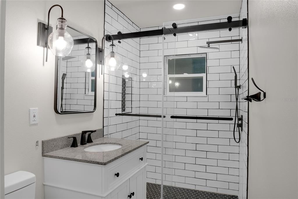 En Venta: $278,000 (3 camas, 2 baños, 1380 Pies cuadrados)