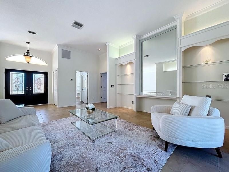 合同活跃: $925,000 (4 贝兹, 3 浴室, 2808 平方英尺)