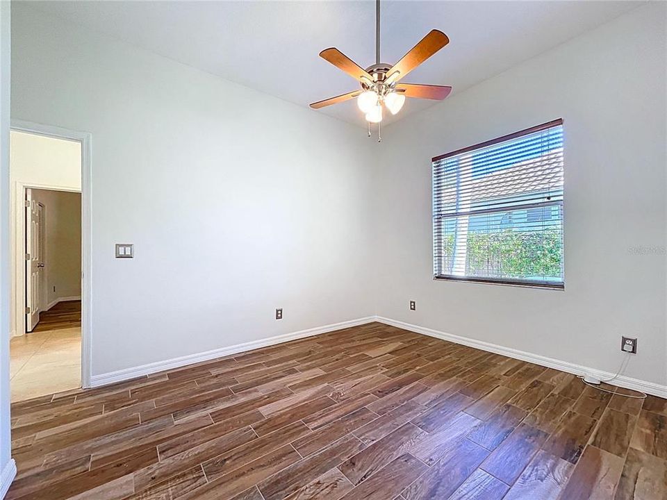 合同活跃: $925,000 (4 贝兹, 3 浴室, 2808 平方英尺)