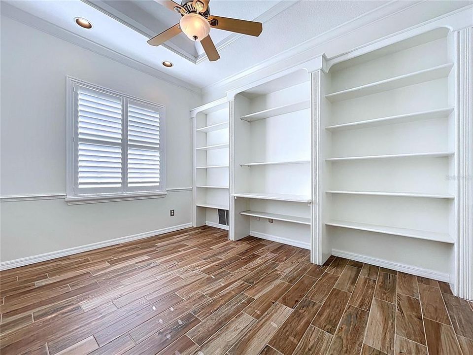 合同活跃: $925,000 (4 贝兹, 3 浴室, 2808 平方英尺)