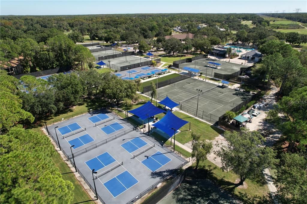 合同活跃: $925,000 (4 贝兹, 3 浴室, 2808 平方英尺)