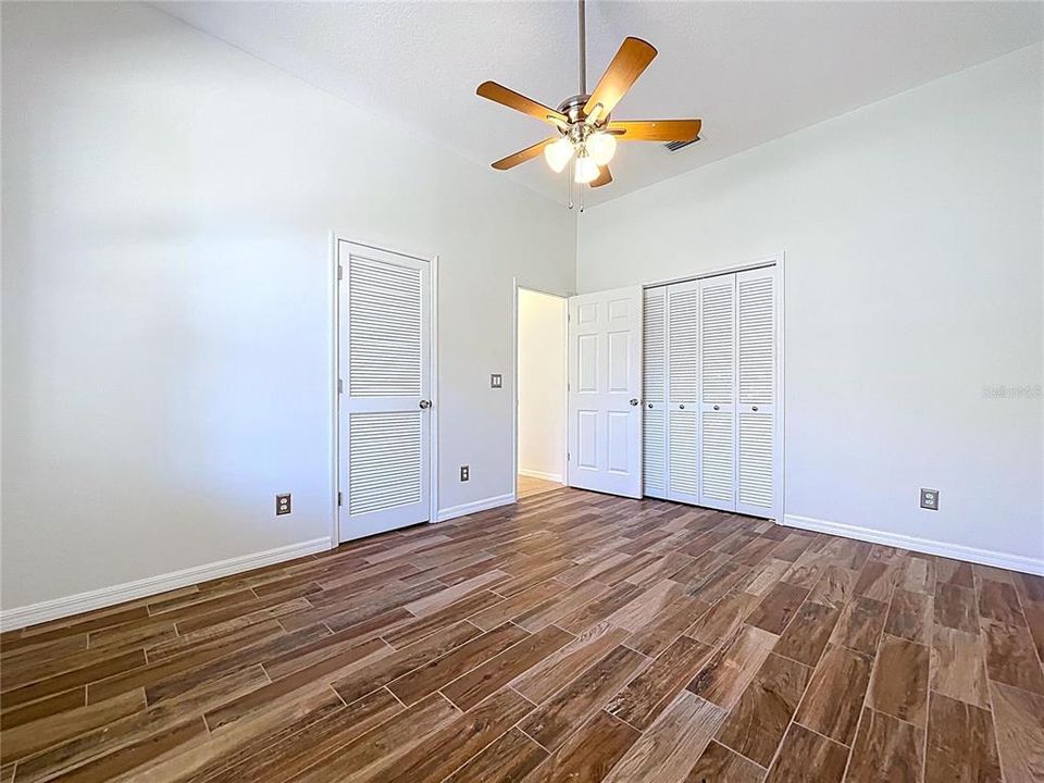 合同活跃: $925,000 (4 贝兹, 3 浴室, 2808 平方英尺)