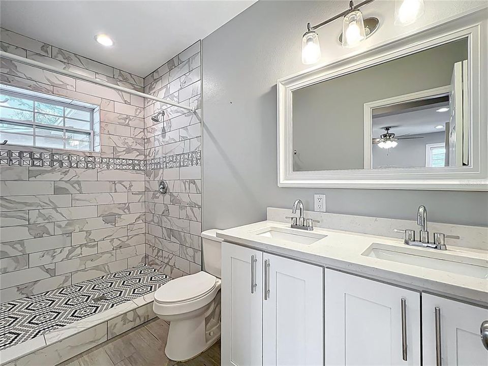 На продажу: $650,000 (4 спален, 0 ванн, 1853 Квадратных фут)