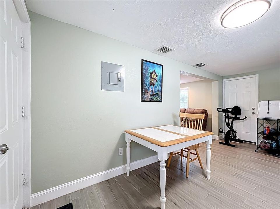 На продажу: $650,000 (4 спален, 0 ванн, 1853 Квадратных фут)