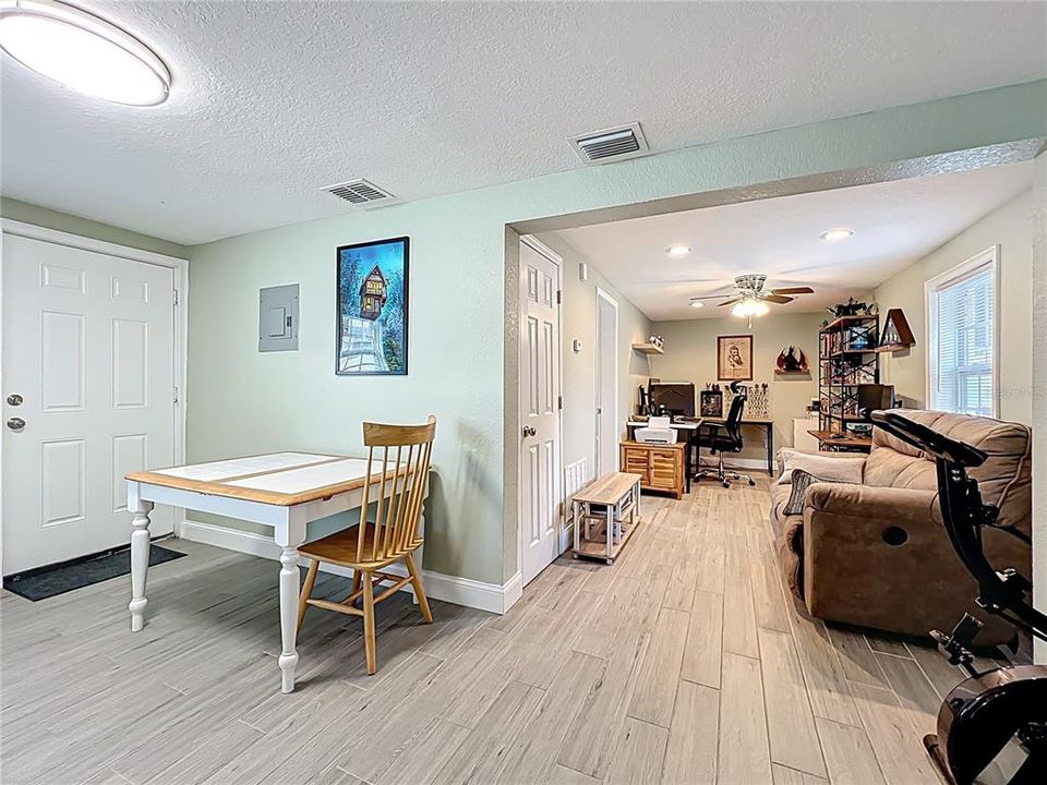 На продажу: $650,000 (4 спален, 0 ванн, 1853 Квадратных фут)