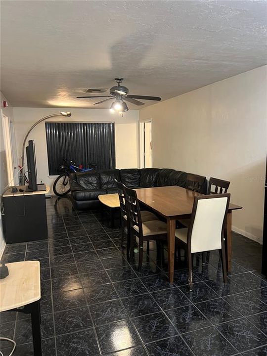 En Renta: $500 (4 camas, 4 baños, 1225 Pies cuadrados)