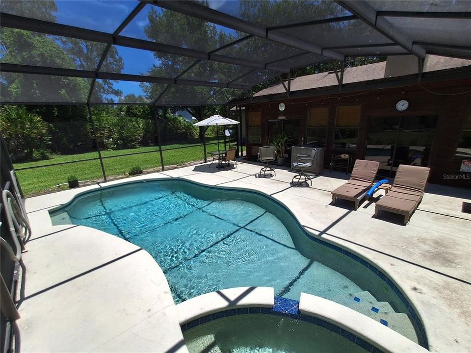 На продажу: $569,999 (3 спален, 2 ванн, 2500 Квадратных фут)