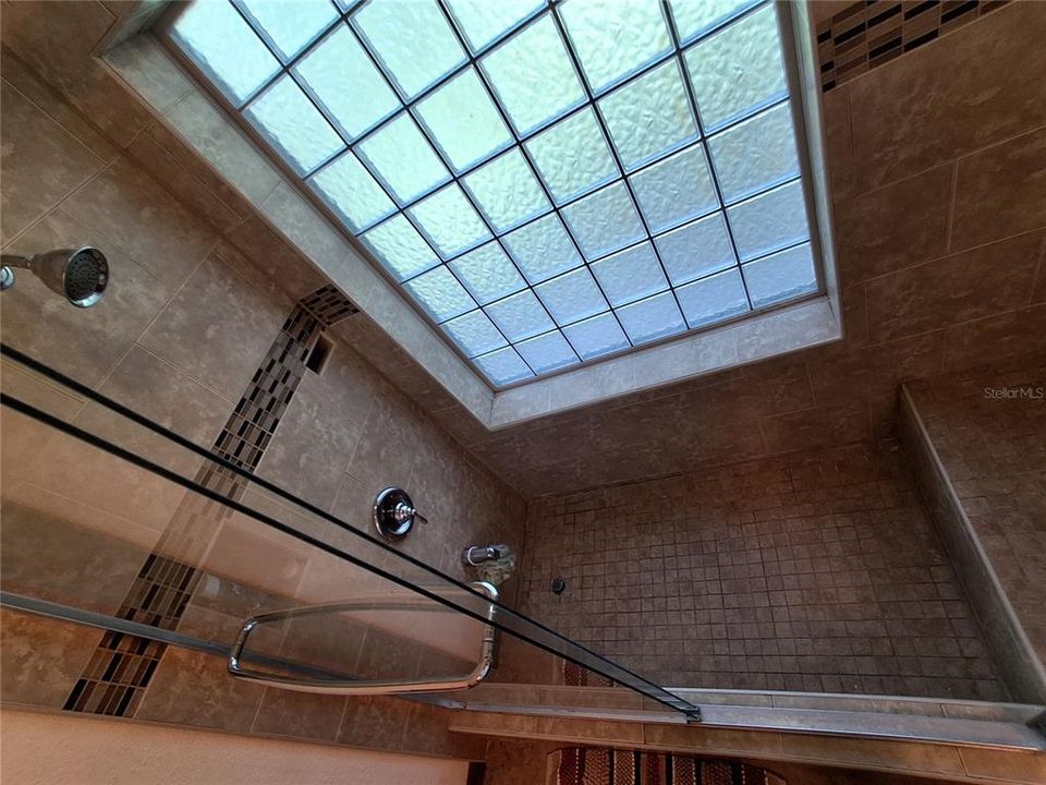 На продажу: $569,999 (3 спален, 2 ванн, 2500 Квадратных фут)