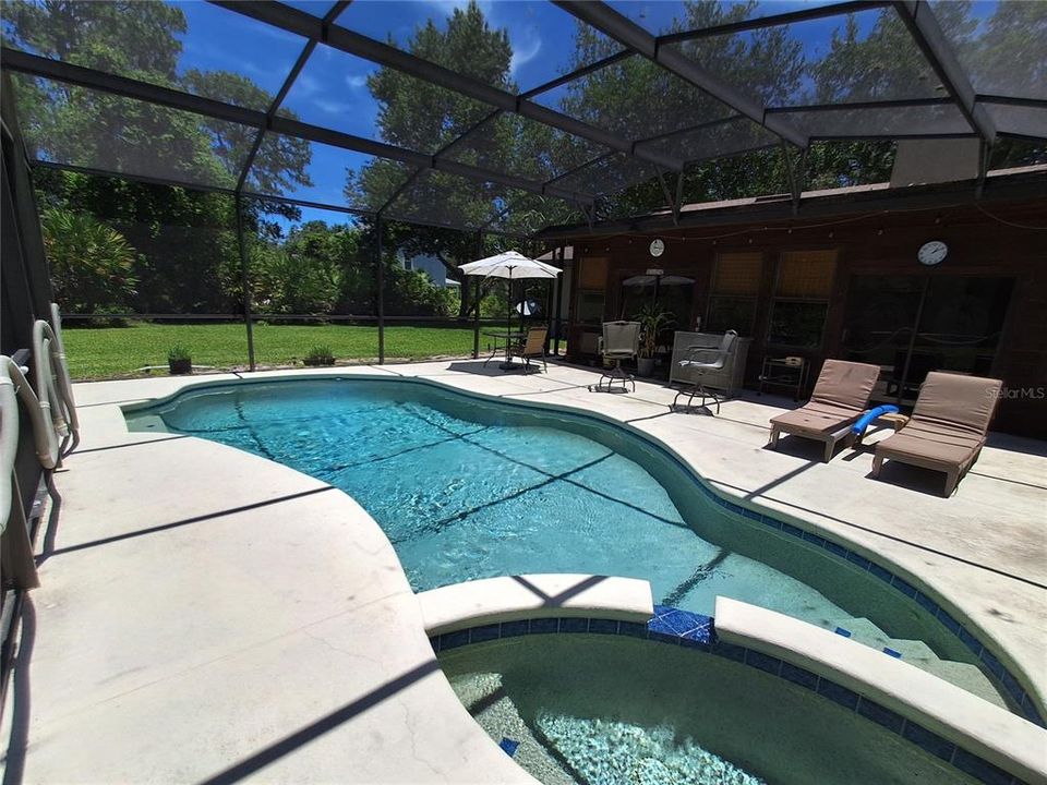 На продажу: $569,999 (3 спален, 2 ванн, 2500 Квадратных фут)