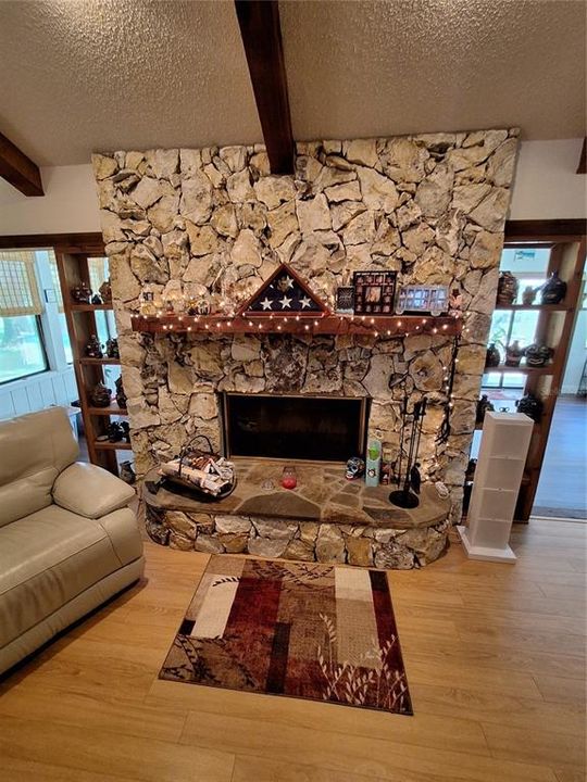 На продажу: $569,999 (3 спален, 2 ванн, 2500 Квадратных фут)