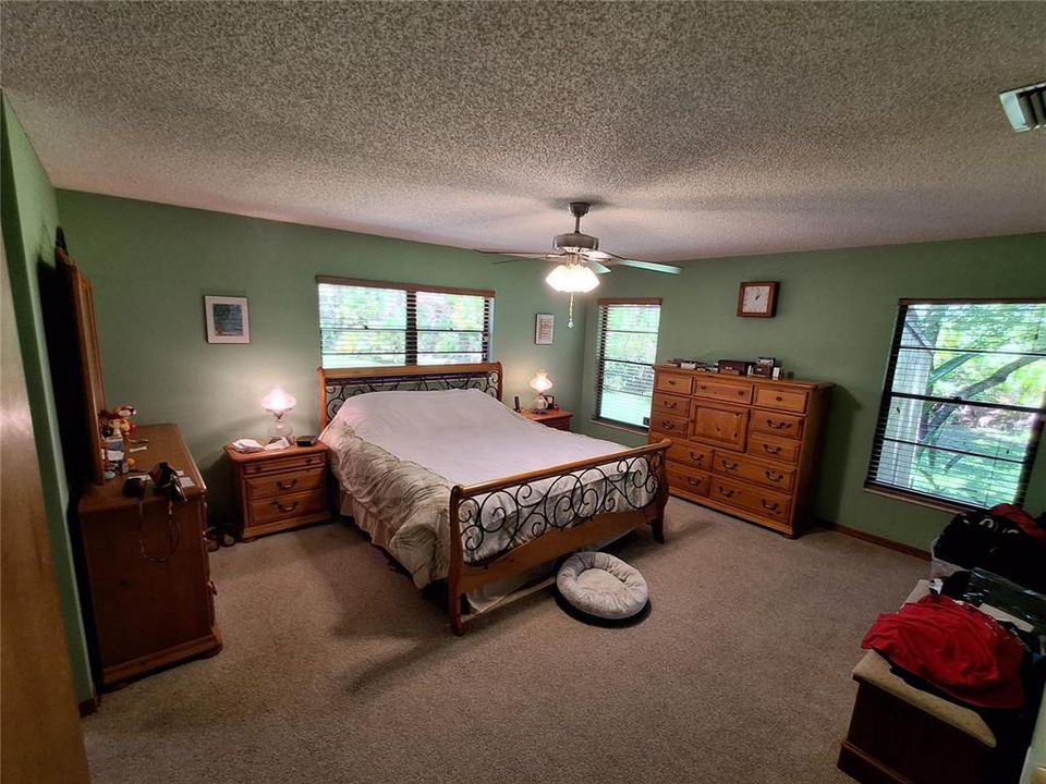 На продажу: $569,999 (3 спален, 2 ванн, 2500 Квадратных фут)