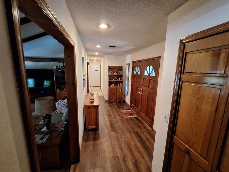 На продажу: $569,999 (3 спален, 2 ванн, 2500 Квадратных фут)