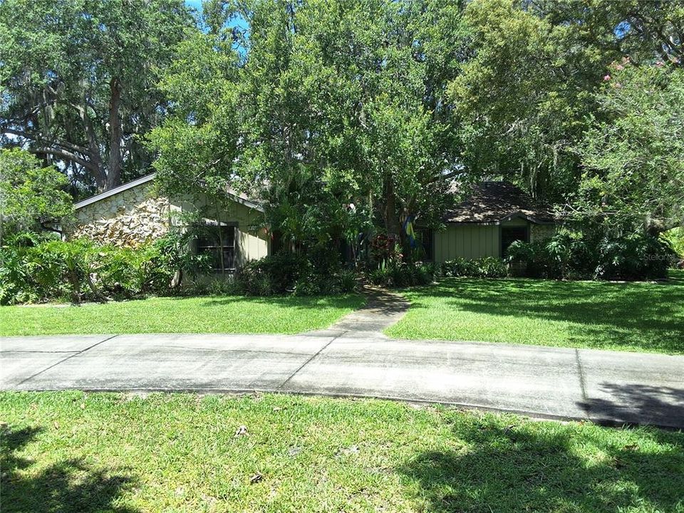 На продажу: $569,999 (3 спален, 2 ванн, 2500 Квадратных фут)