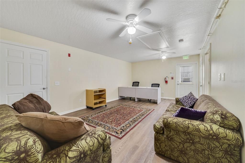 待售: $60,000 (0 贝兹, 0 浴室, 4950 平方英尺)