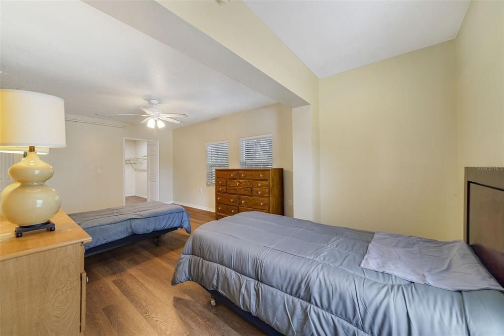 待售: $60,000 (0 贝兹, 0 浴室, 4950 平方英尺)